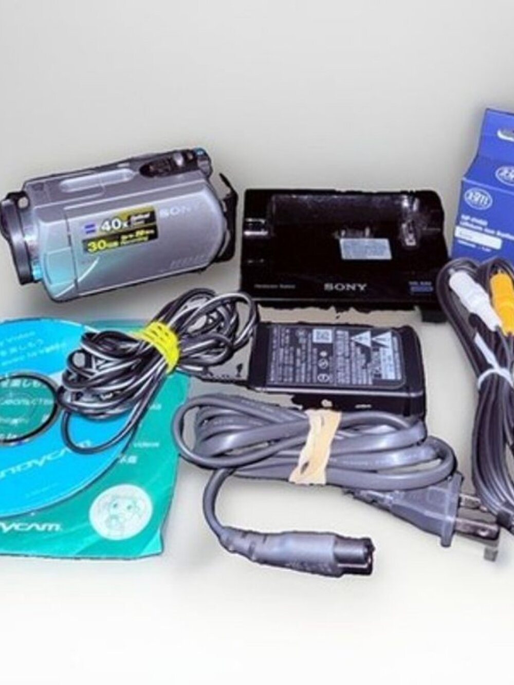 Sony Handycam DCR-SR42 HDD Camcorder Bundle Y2K NightShot 40x Zoom TESTED
